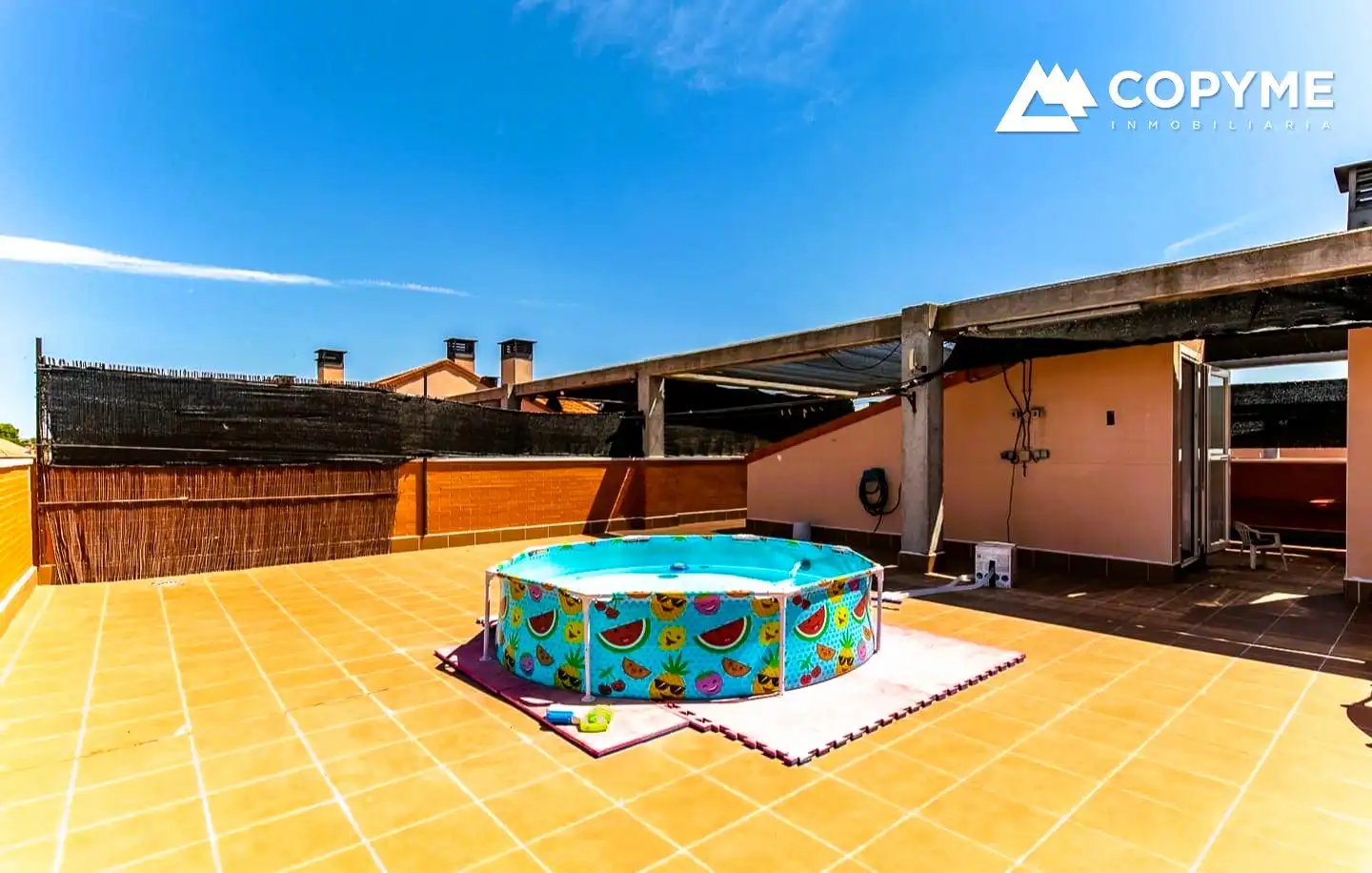 Piscina de Pis en venda en Torrijos amb Aire condicionat, Terrassa i Moblat