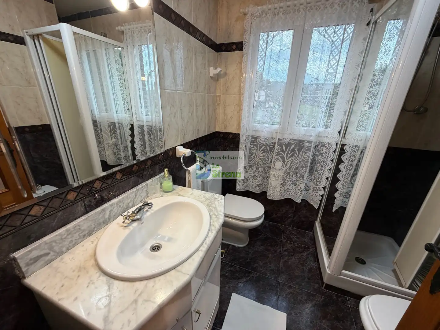Baño de Casa o chalet en venta en Castro-Urdiales con Calefacción, Jardín privado y Terraza