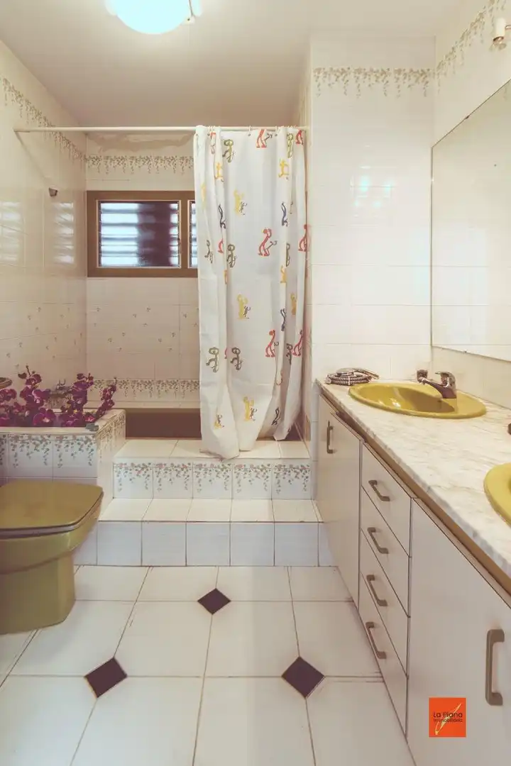 Baño de Edificio en venta en Santa Bàrbara