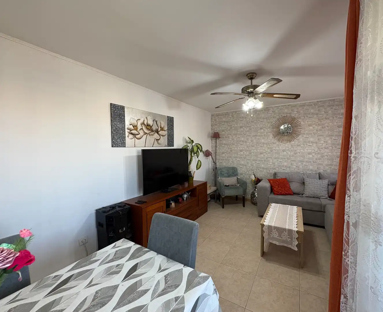 Sala de estar de Piso en venta en Castellón de la Plana / Castelló de la Plana con Aire acondicionado, Calefacción y Horno