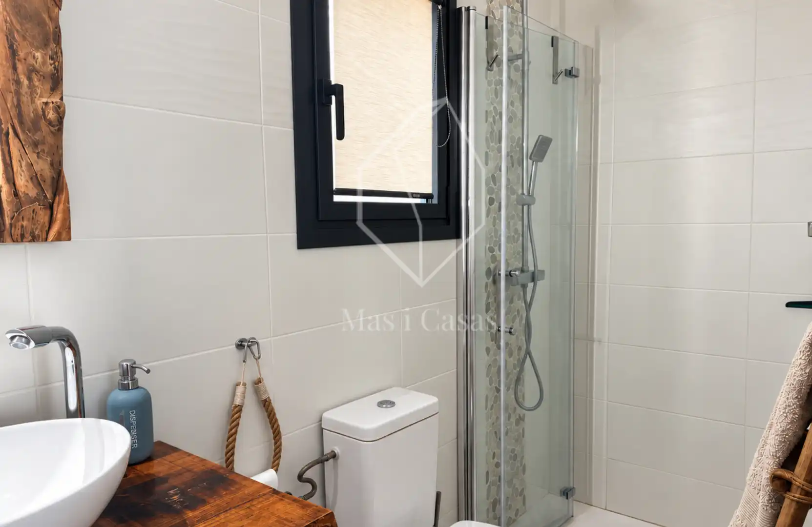 Casa amb piscina en venda a Passatge Vall de Bianya 21, imagen 32