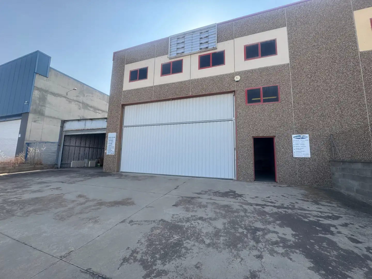 Vista exterior de Nave industrial en venta en Tàrrega