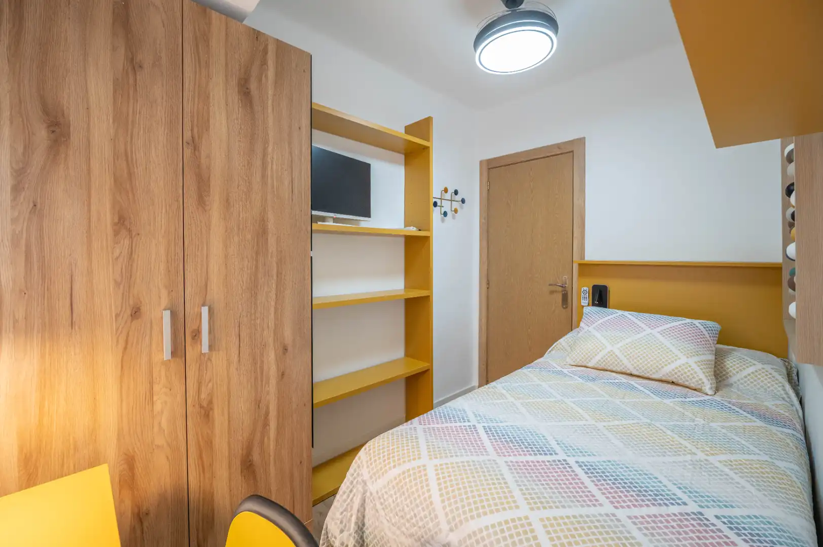 Bedroom of Flat for rent in Granada  with Air Conditioner, Heating and Furnished