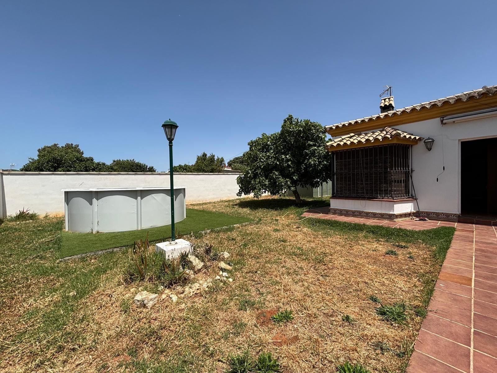 Jardí de Casa o xalet en venda en Chiclana de la Frontera amb Calefacció, Traster i Alarma