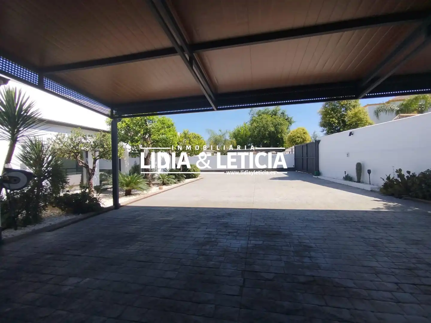 Vista exterior de Casa o xalet en venda en Alcalá de Guadaira