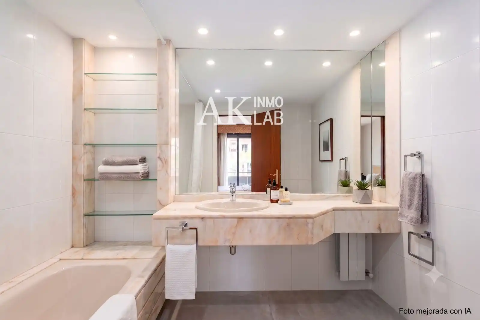 Bathroom of Flat for sale in Barcelona  with Air Conditioner, Heating and Terrace