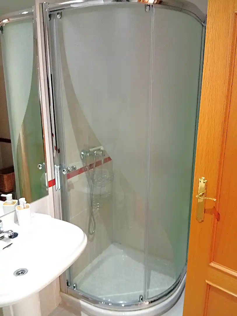 Baño de Piso en venta en Valdemoro con Aire acondicionado, Calefacción y Jardín privado