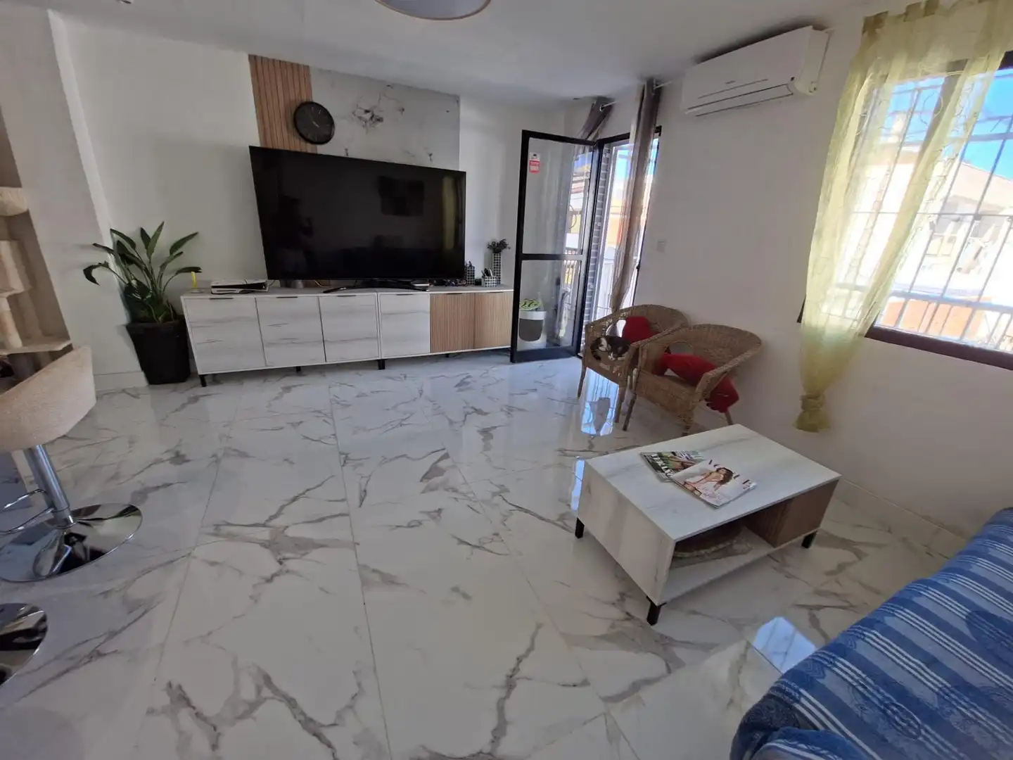 Piso con terraza en venta en Calle Calle Canarias 6, imagen 4