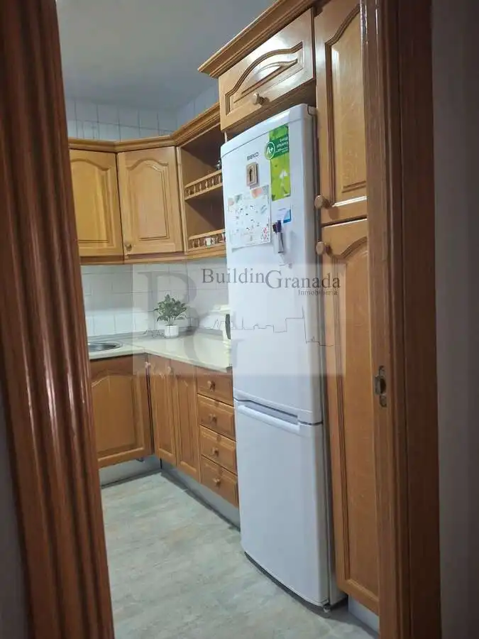Cuina de Pis de lloguer en Granada amb Calefacció, Terrassa i Moblat