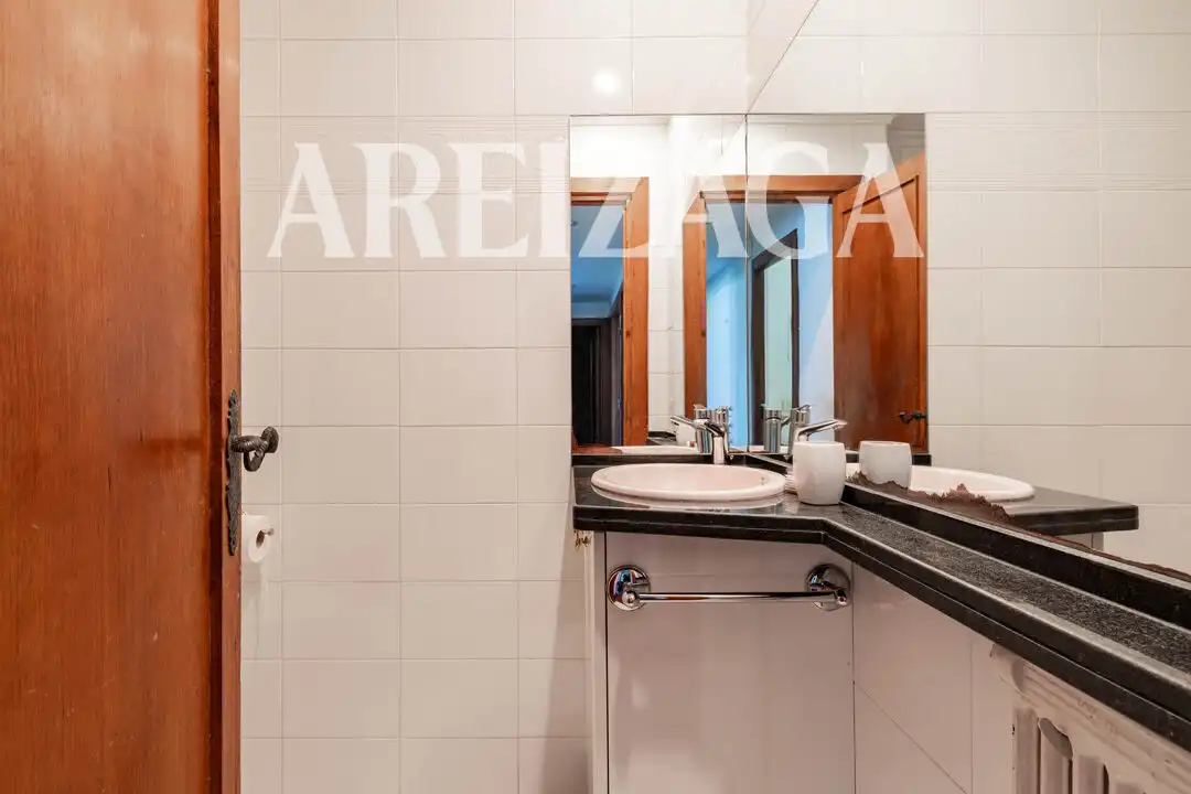 Baño de Casa o chalet en venta en Donostia - San Sebastián  con Calefacción, Jardín privado y Terraza