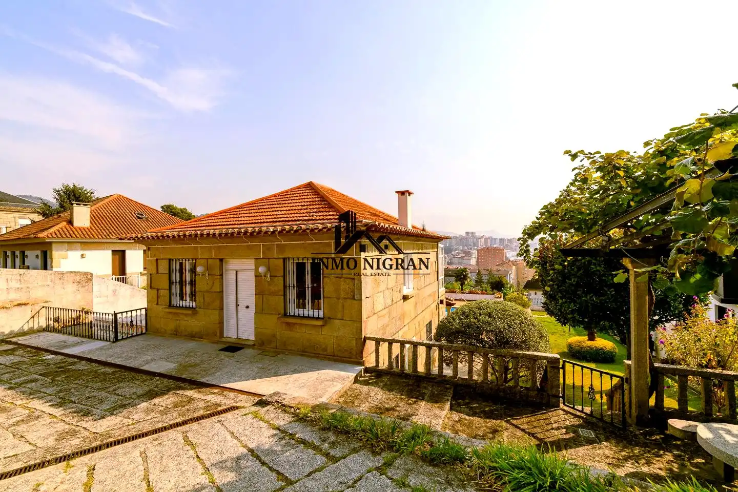 Exterior view of Houses for sale in Vigo   with Private garden, Terrace and Storage room