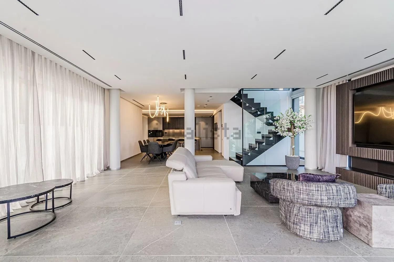 Living room of House or chalet for sale in  Madrid Capital  with Air Conditioner, Heating and Private garden