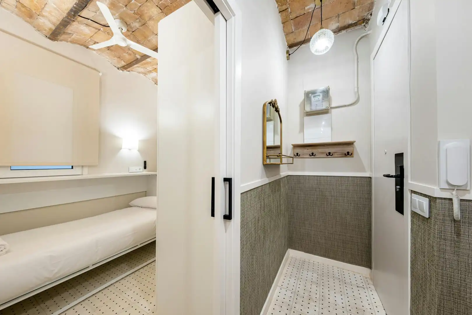 Badezimmer von Wohnung zur Miete in Barcelona mit Klimaanlage, Heizung und Möbliert