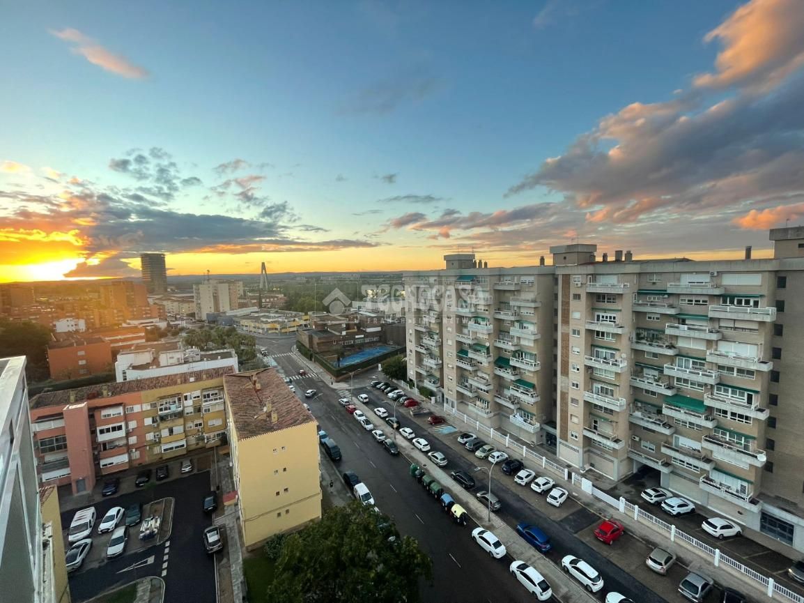 Vista exterior de Pis en venda en Badajoz Capital amb Aire condicionat, Calefacció i Moblat