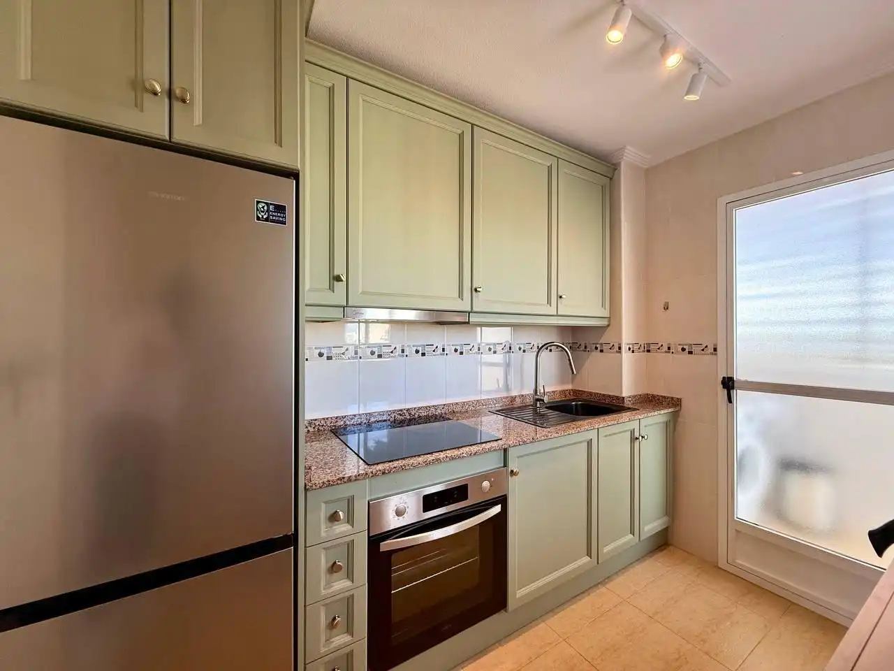 Cocina de Apartamento en venta en Guardamar del Segura con Aire acondicionado, Jardín privado y Terraza