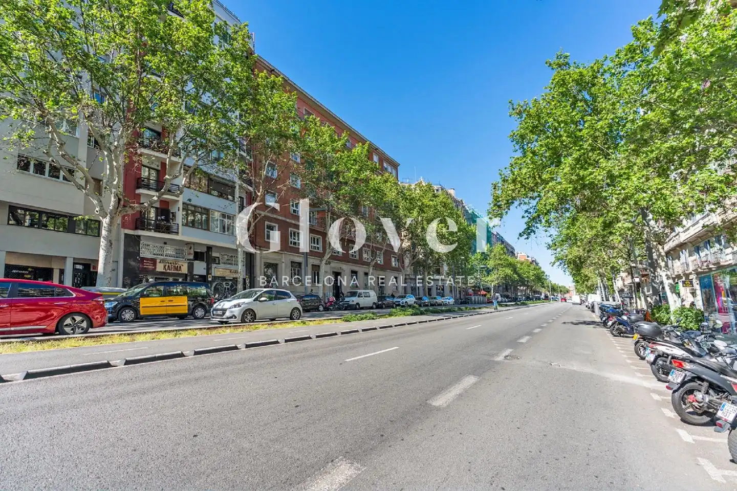 Vista exterior de Piso en venta en Barcelona con Aire acondicionado y Calefacción
