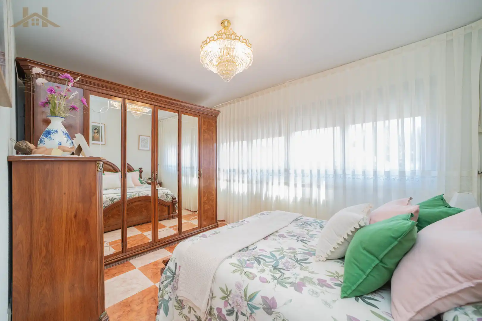 Habitación de Casa adosada en venta en Villaviciosa de Odón con Aire acondicionado, Terraza y Trastero