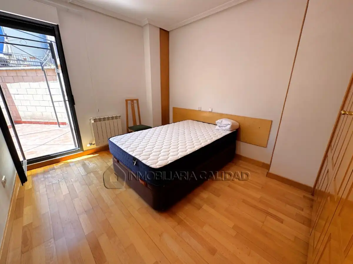 Bedroom of Flat for rent in Burgos  with Heating, Terrace and Storage room