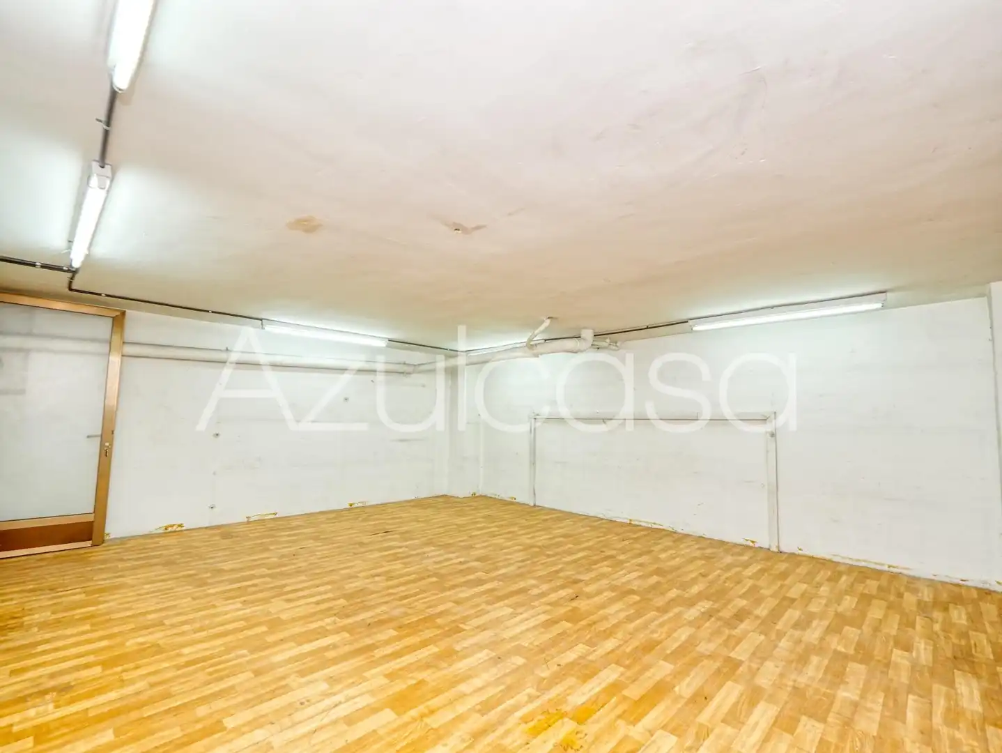 Commercial properties for sale in Alicante / Alacant  with Air Conditioner