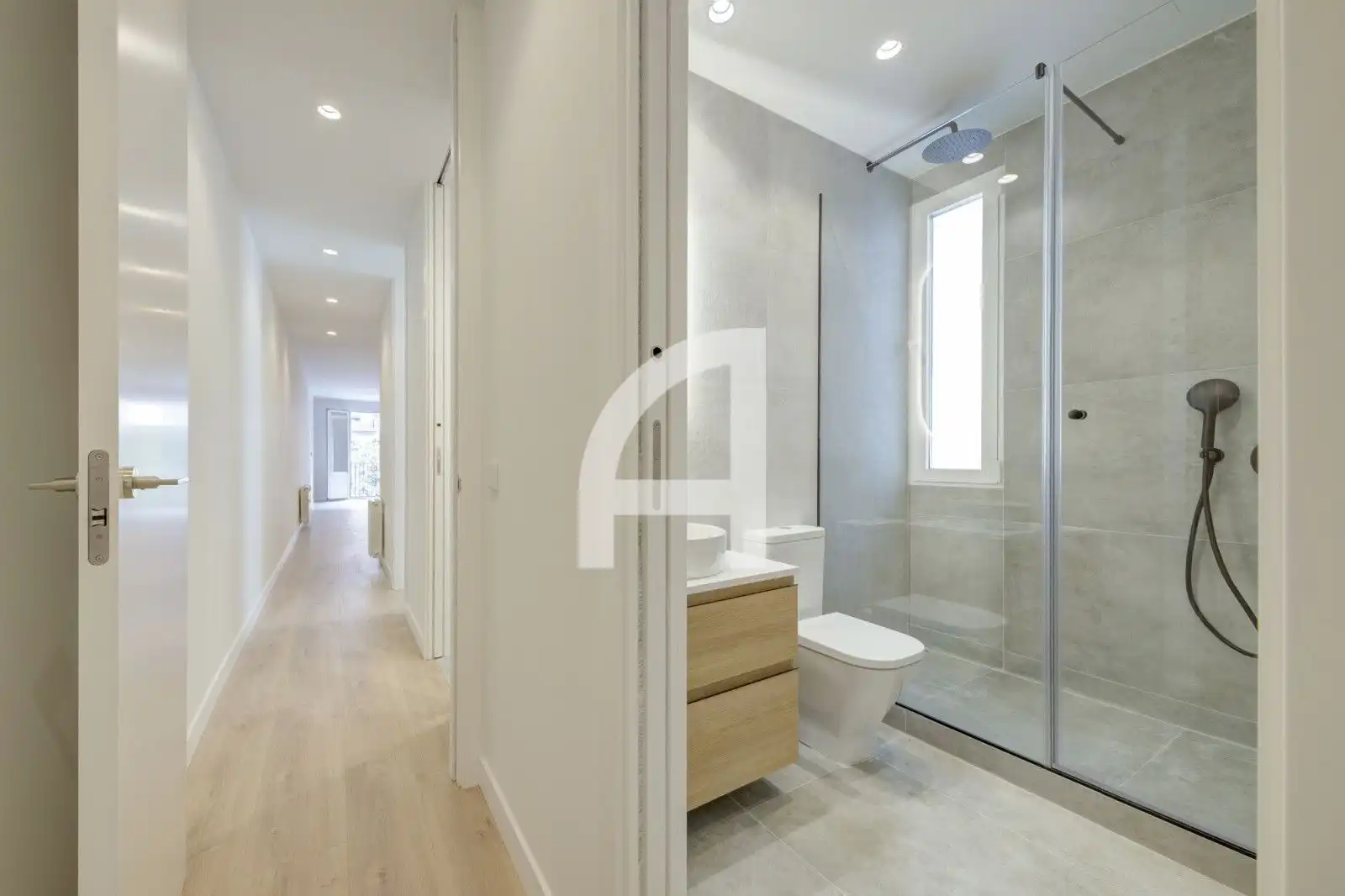 Badezimmer von Wohnung zum Verkauf in Madrid mit Klimaanlage, Heizung und Terrasse
