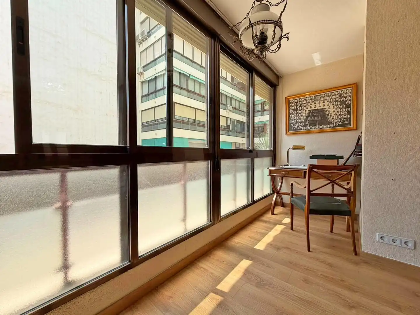 Außenansicht von Wohnung zum Verkauf in Alicante / Alacant mit Klimaanlage, Terrasse und Abstellraum