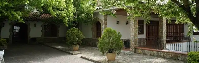 Vista exterior de Finca rústica en venda en Vilafranca del Penedès amb Jardí privat i Traster