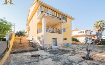 Vista exterior de Casa o xalet en venda en Méntrida amb Aire condicionat, Calefacció i Terrassa