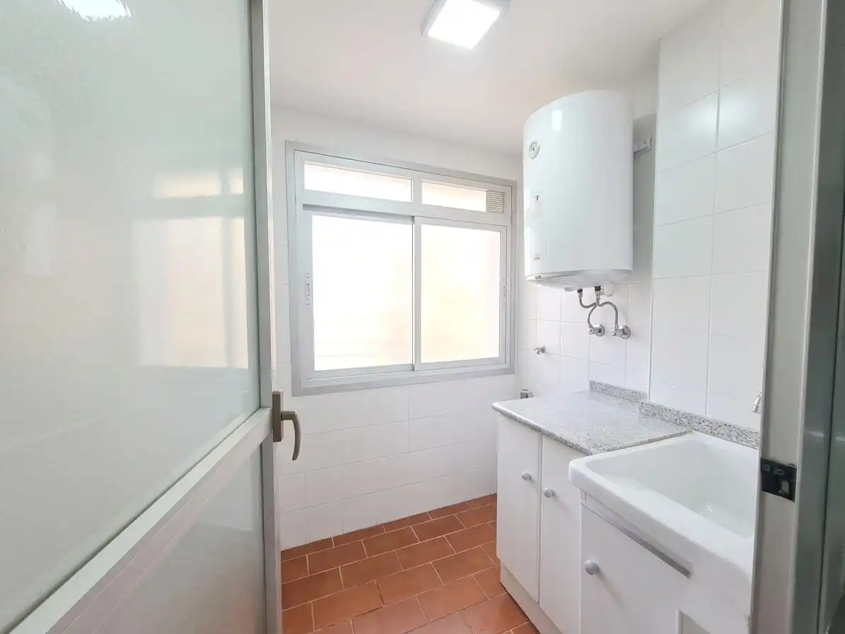 Badezimmer von Wohnung zum Verkauf in Rincón de la Victoria mit Klimaanlage, Terrasse und Möbliert