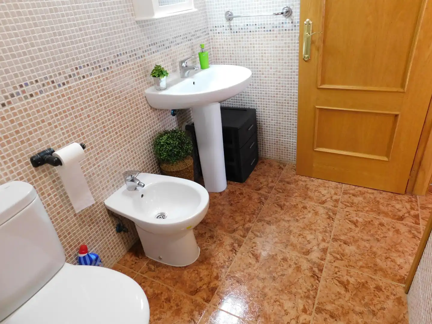 Bathroom of Flat for rent in Illescas  with Air Conditioner, Heating and Furnished