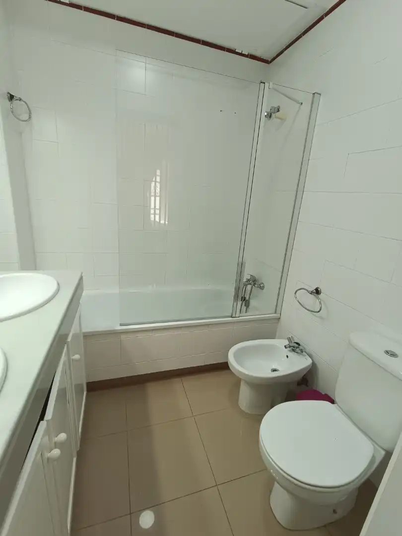 Bany de Apartament de lloguer en Vistahermosa - Fuentebravía