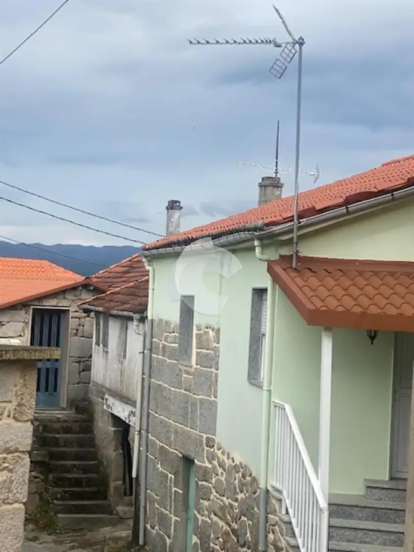 Vista exterior de Casa adosada en venta en Lobios