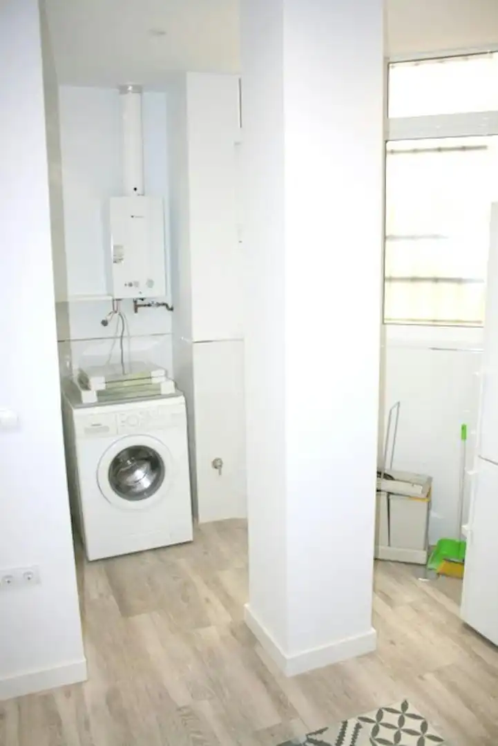 Bedroom of Flat for share in Sevilla  with Air Conditioner, Furnished and Washing machine