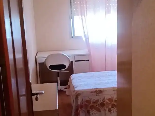 Schlafzimmer von Wohnung zur Miete in Centro