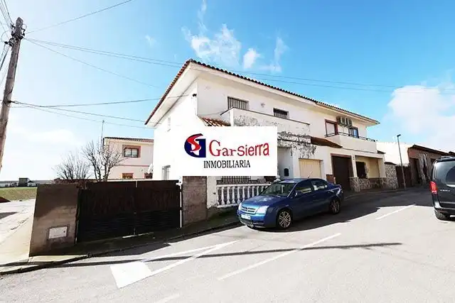 Vista exterior de Casa o xalet en venda en Burujón amb Calefacció, Terrassa i Traster