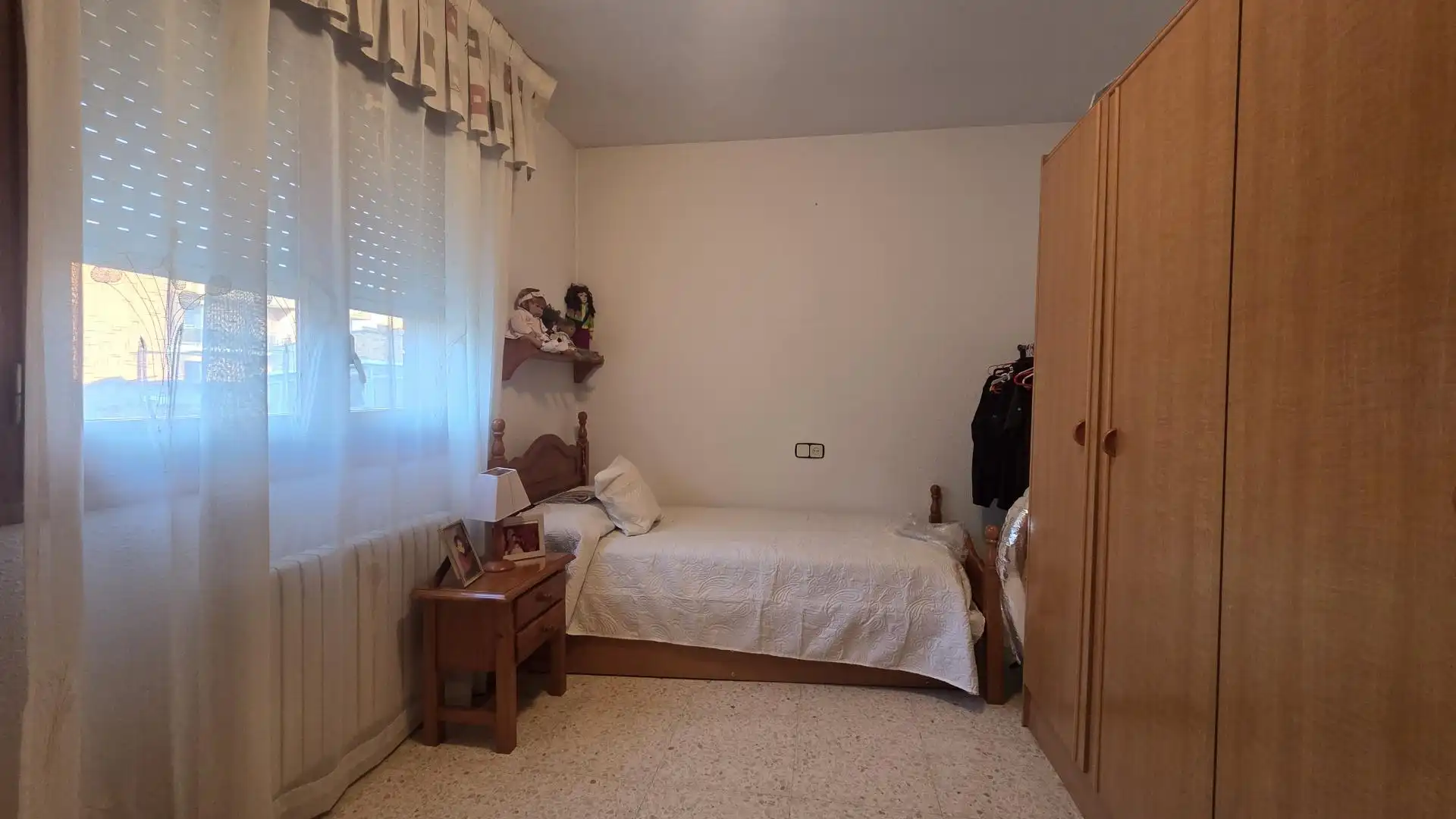 Habitación de Casa adosada en venta en Lleida con Calefacción