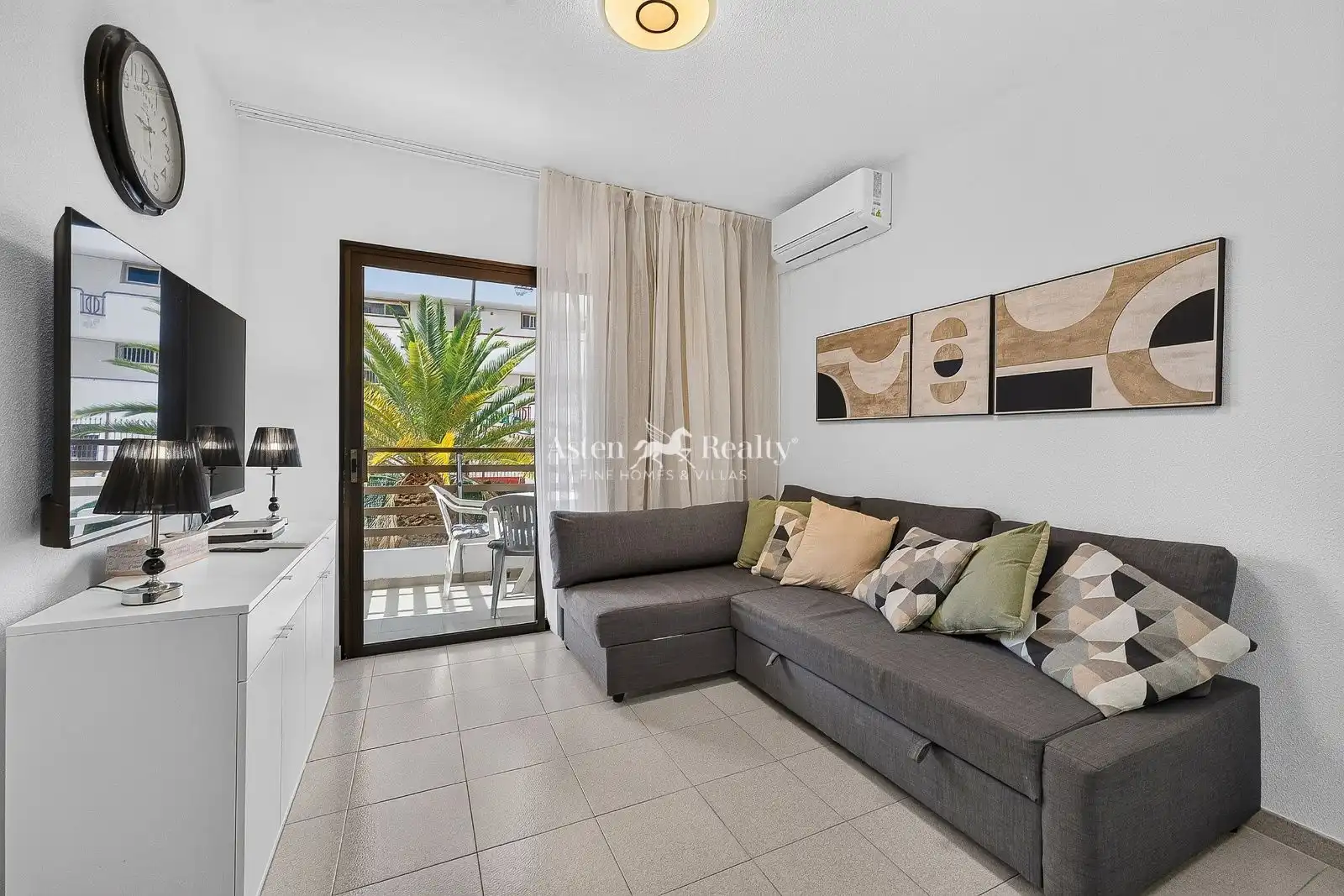 Sala d'estar de Apartament en venda en Santiago del Teide amb Aire condicionat, Terrassa i Piscina