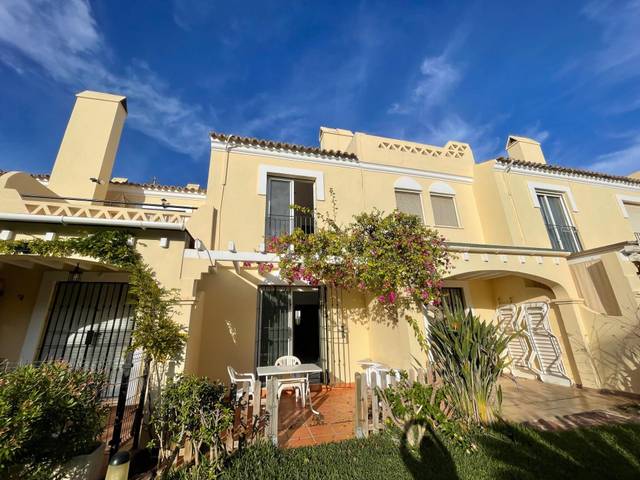 Casa adosada en Venta en Calle LERIDA (NAT) en Vera Playa Naturista