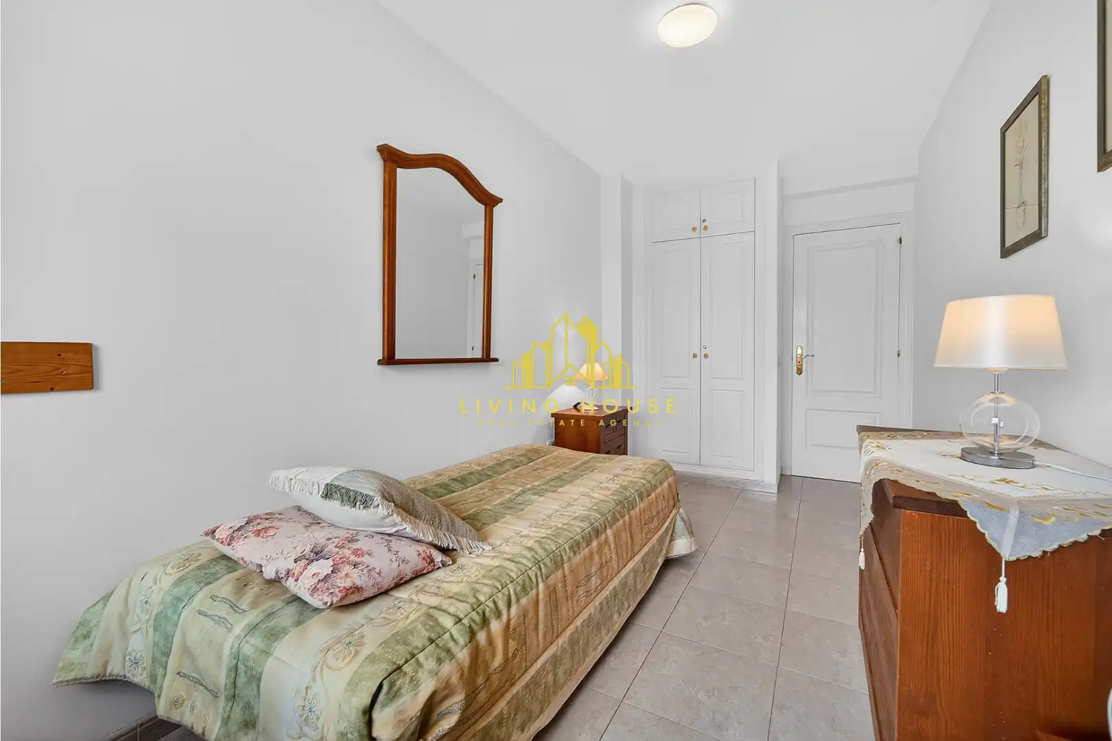 Schlafzimmer von Dachboden zum Verkauf in San Miguel de Abona mit Terrasse, Möbliert und Ofen