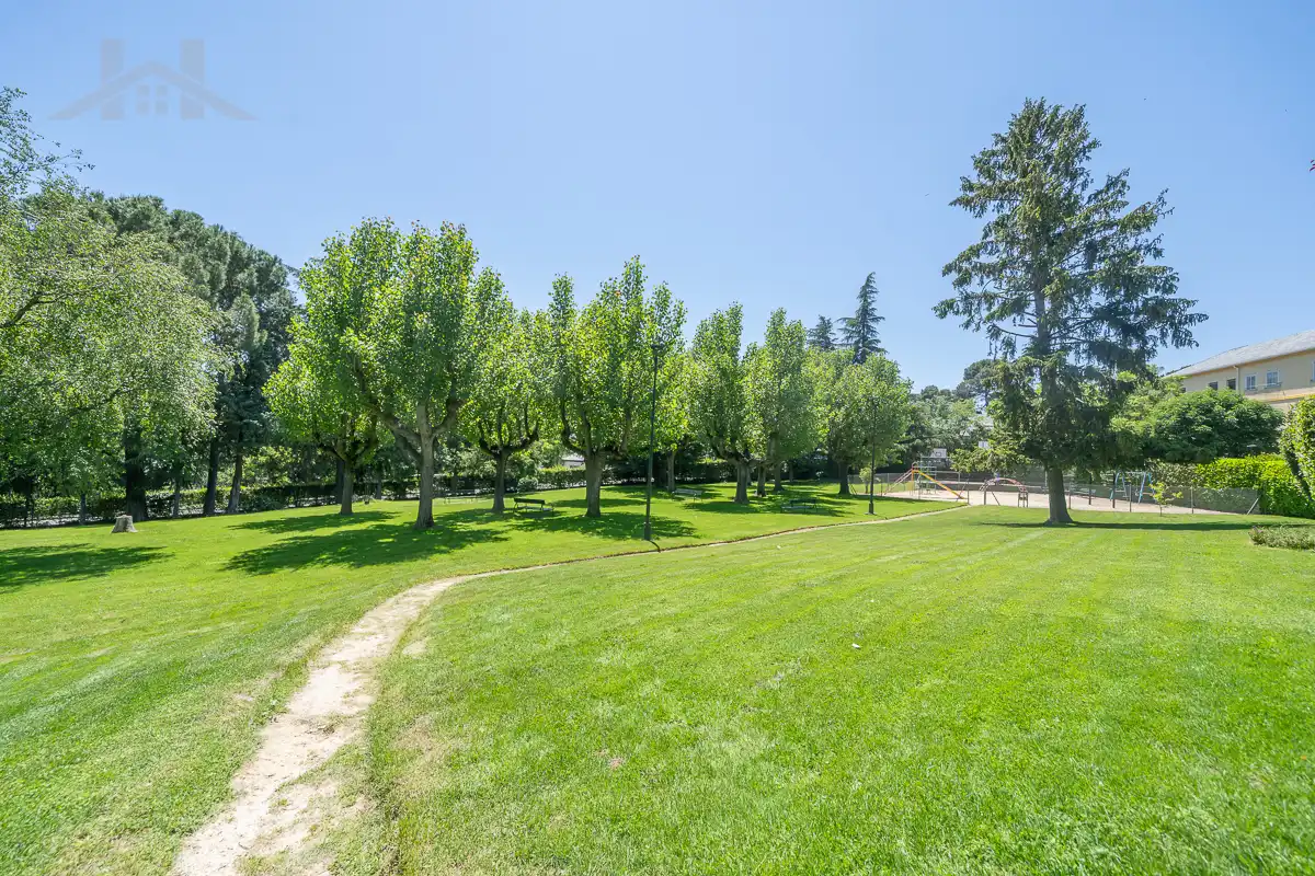Flat for sale in El Escorial  with Air Conditioner, Heating and Parquet flooring