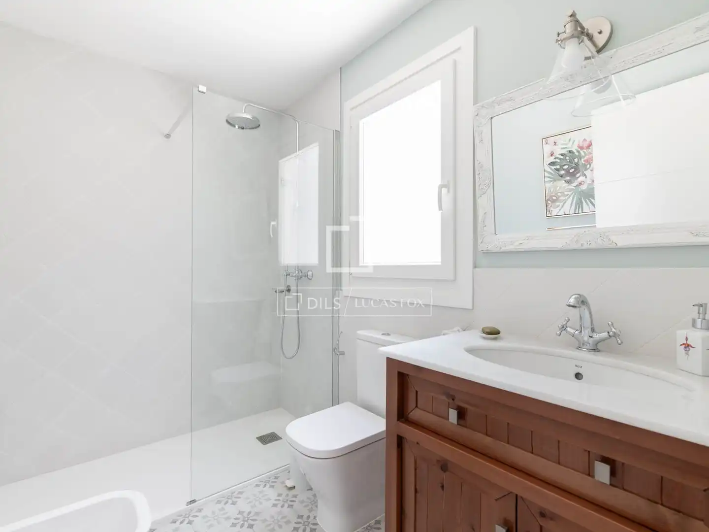 Bathroom of Houses for sale in Sant Cugat del Vallès  with Air Conditioner, Heating and Private garden