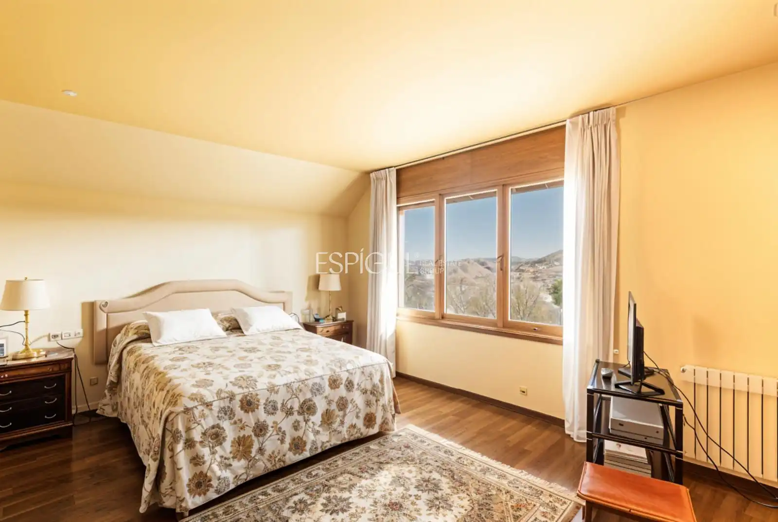 Bedroom of Houses for sale in Sant Cugat del Vallès  with Air Conditioner, Heating and Parquet flooring