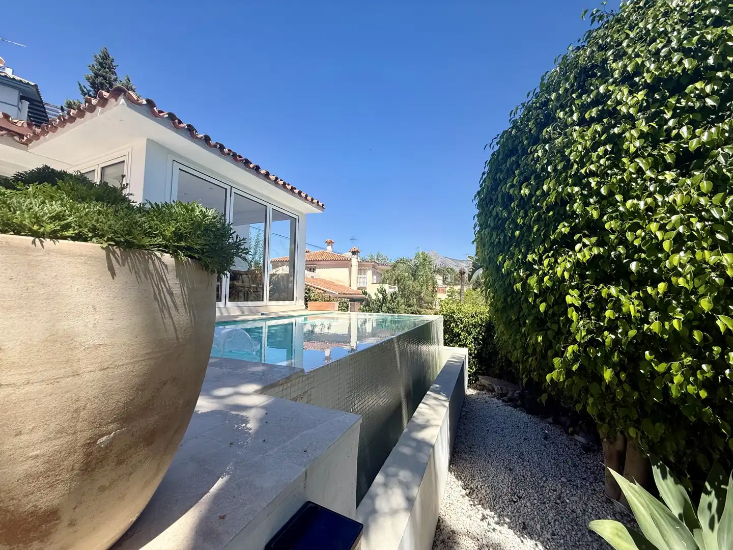 Piscina de Casa o chalet en venta en Marbella con Aire acondicionado, Jardín privado y Terraza