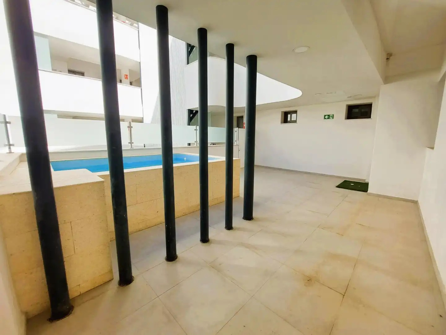 Schwimmbecken von Wohnung zum Verkauf in Estepona mit Klimaanlage, Heizung und Terrasse