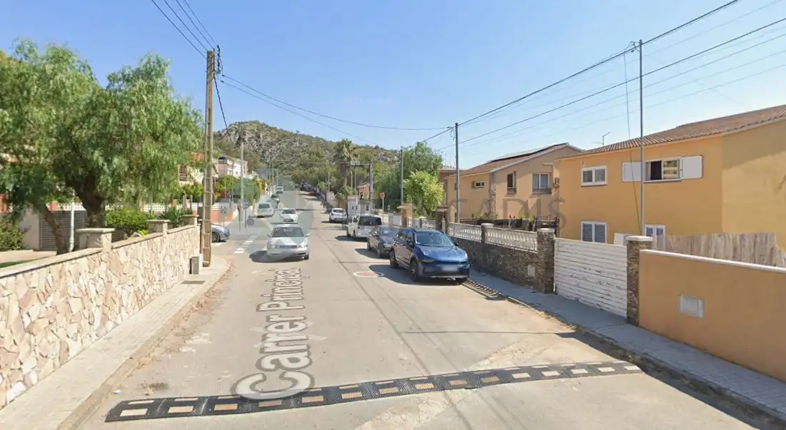 Reihenhaus zum Verkauf in CL PRINCIPAL  PARCELA   CANYELLES (BARCELONA)