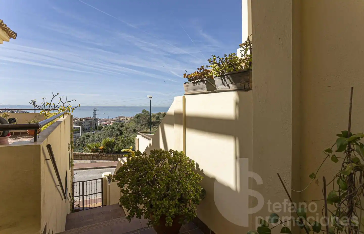Vista exterior de Casa adosada en venta en Málaga con Aire acondicionado, Jardín privado y Terraza