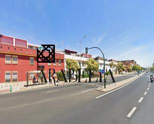 Vista exterior de Casa o xalet en venda en  Córdoba Capital amb Terrassa i Traster