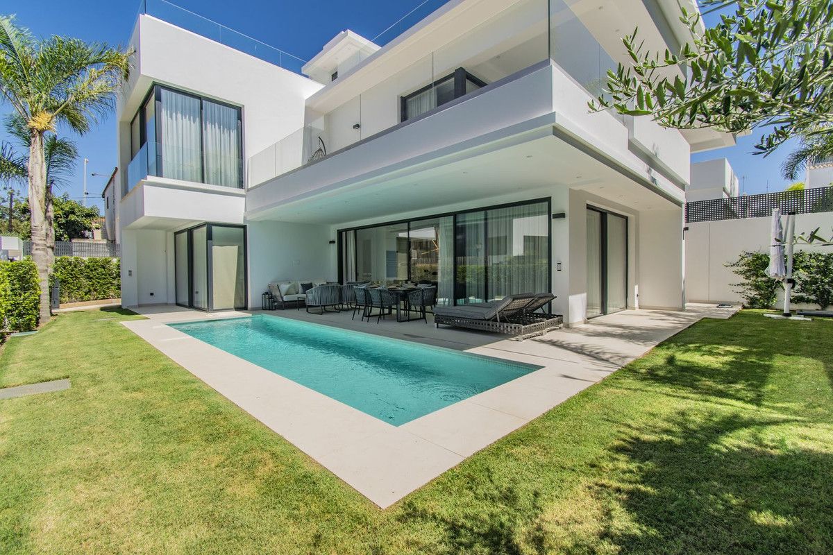 Piscina de Casa o xalet en venda en Marbella amb Aire condicionat, Jardí privat i Piscina