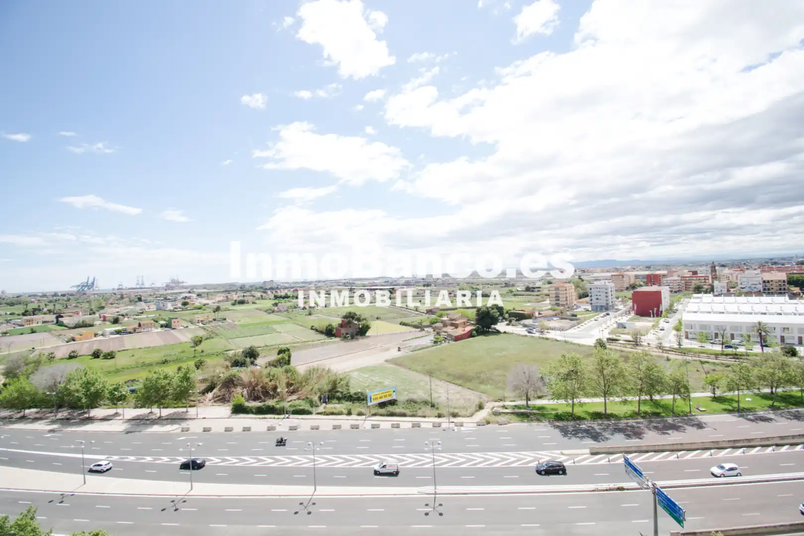 Exterior view of Flat for rent in Valencia  with Air Conditioner, Heating and Storage room