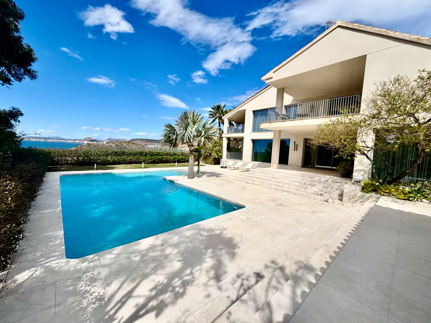 Piscina de Casa o xalet en venda en Alicante / Alacant amb Aire condicionat, Calefacció i Jardí privat