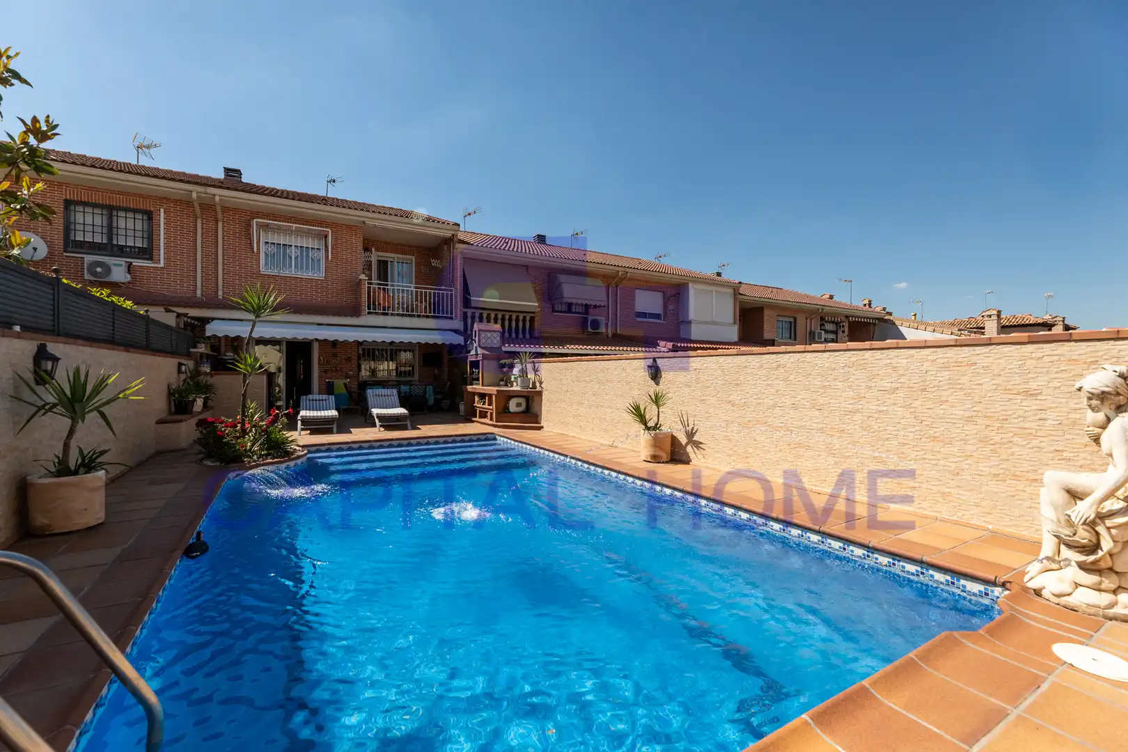 Piscina de Casa adosada en venda en Navalcarnero amb Calefacció i Moblat